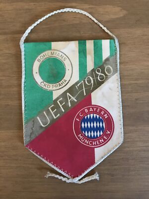 fc bayern münchen   bohemians praha 1980 wimpel/pennant/fanion      
