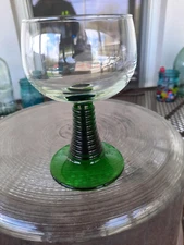 Luminarc France Emerald Green Beehive Stemmed Wine Glass or Goblet