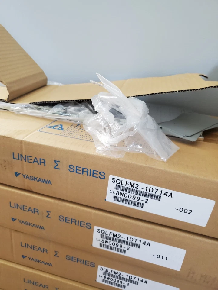 Servomotor lineal nuevo en caja YASKAWA SGLFW2-1DA380AS + SGLFM2-1D714A Foto 4 de 4