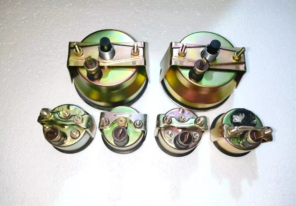 Smiths kit -Elec Temp Oil Fuel Volt Gauge 0-120MPH Speedo 0-80 RPM 100mm WC - Image 2 of 3