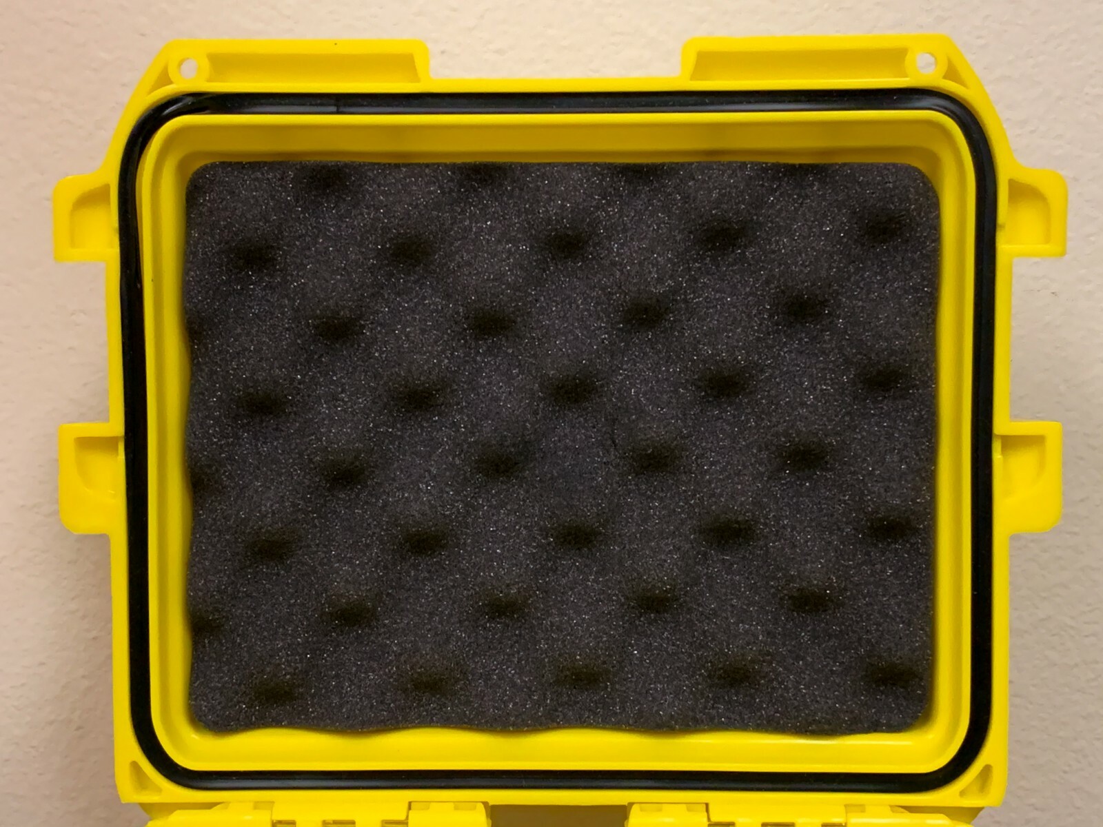 Invicta Yellow Hard Shell Carrying Case Storage Case Suitcase! 181 