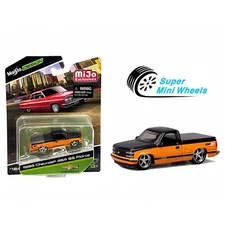 Maisto 1:64 1993 Chevrolet 454 SS Custom – Orange Black – Design Lowriders