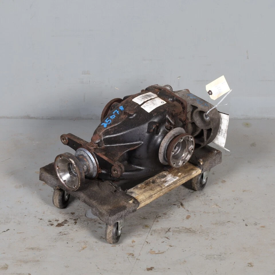 2008-2010 BMW 528i 535i Rear Differential Carrier 33107560882 OEM Used Foto 3 de 4
