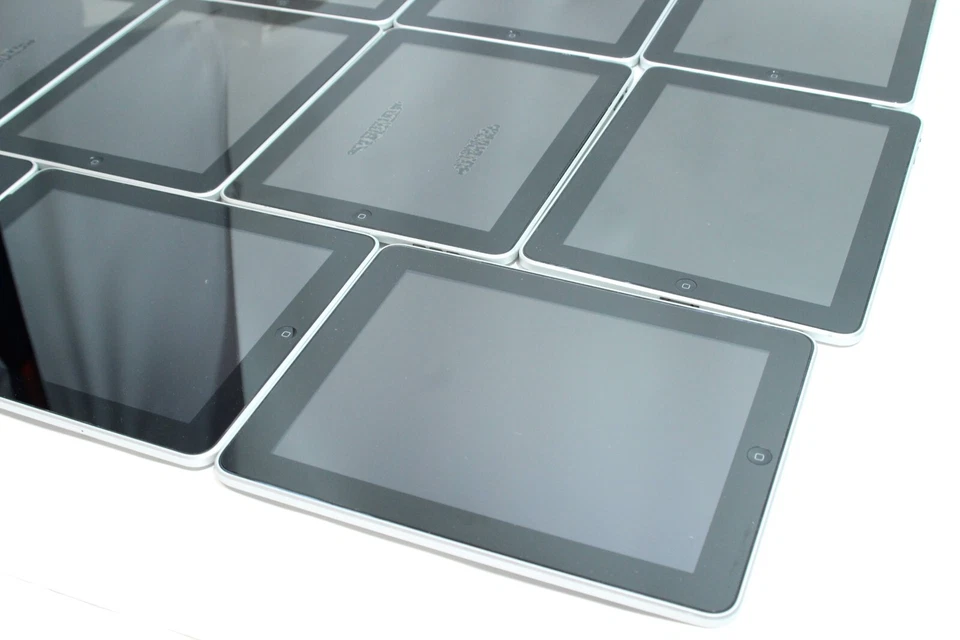 Lote de 12 Apple iPad 1ª Generación (4) 64GB (7) 16GB (1) 32GB 9.5 pulgadas A1219 y A1337 Foto 2 de 4