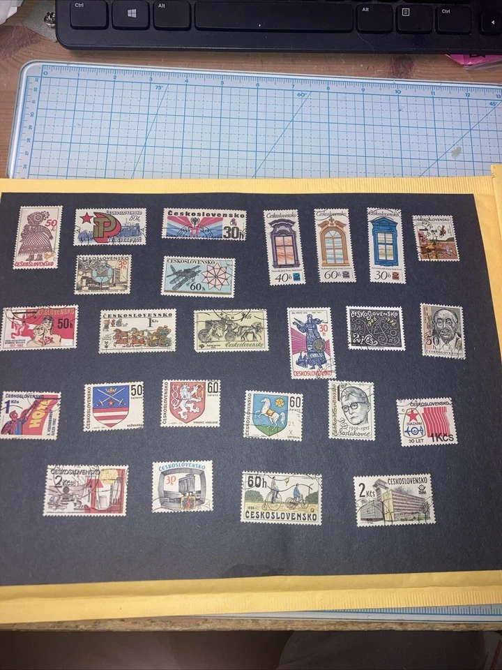 25 Used Vintage MNH Czechoslovakia Stamps, 1970's Lot. Some are RARE. $1 Ships! - Image 2 of 4