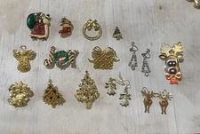 Assorted Christmas Jewelry Lot W/ 11 Brooches/Pins & 3-pr Earrings Preowned