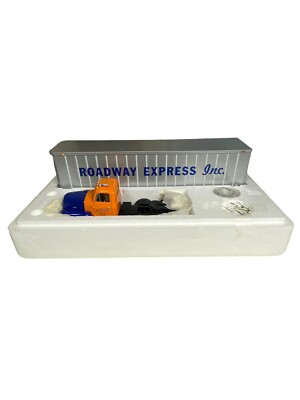 ファーストギア　1/34　RF-200 INTERNATIONAL BRT First Gear 1959 International RF-200 W/35' Trailer Roadway Express