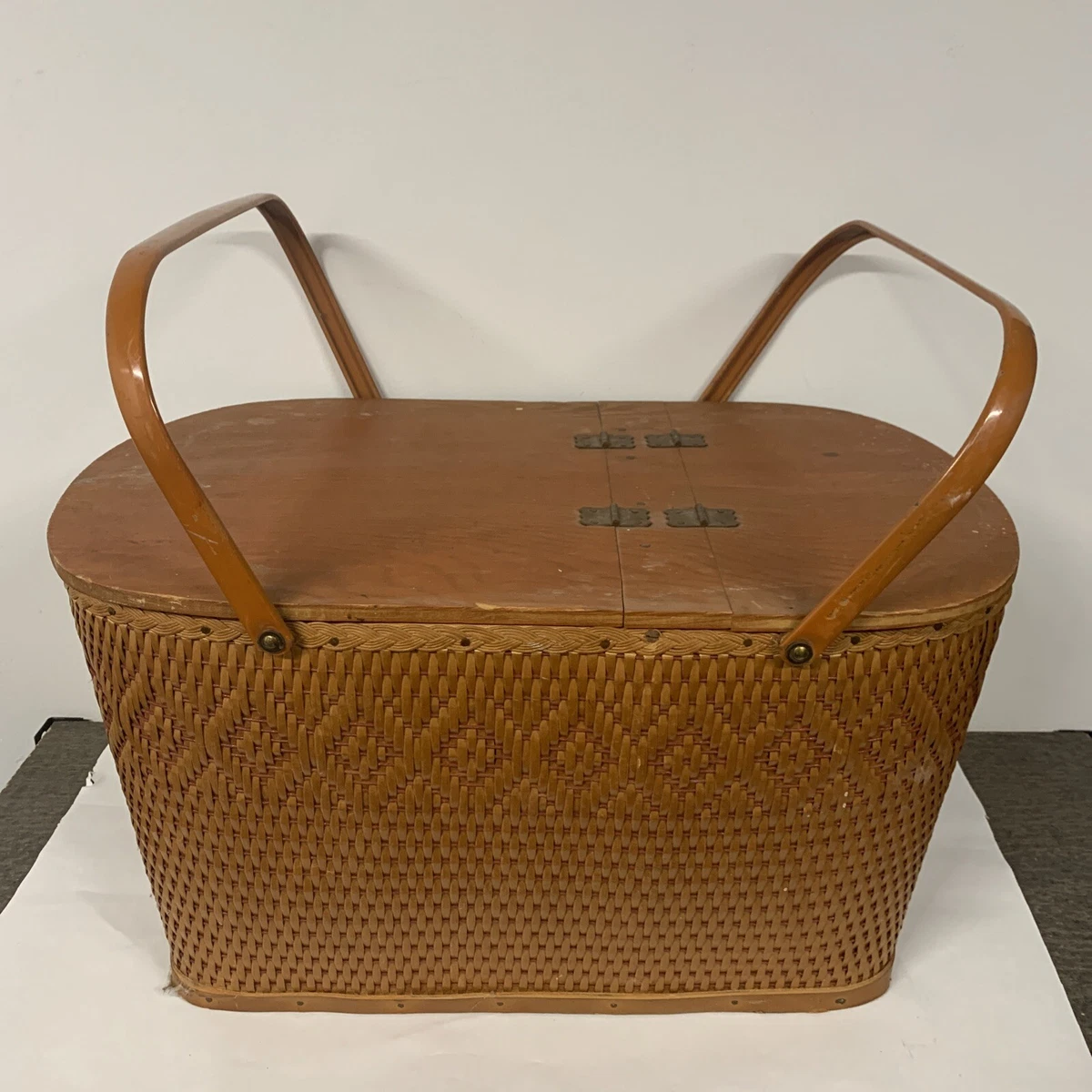 Vintage W.C. Redmon Sons & CO. Picnic Basket w/ cutlery Peru