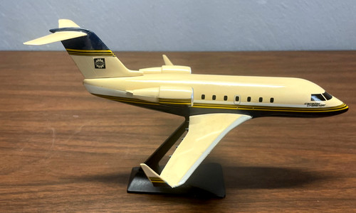 Vintage Canadaair  Challenger 600 Bombardier Desktop Model 1/100 Scale 1980's