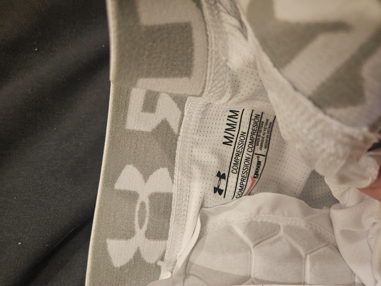 Under Armour Gameday White Hex Padded Armored Compression Shorts Men's M NWT thumbnail 3