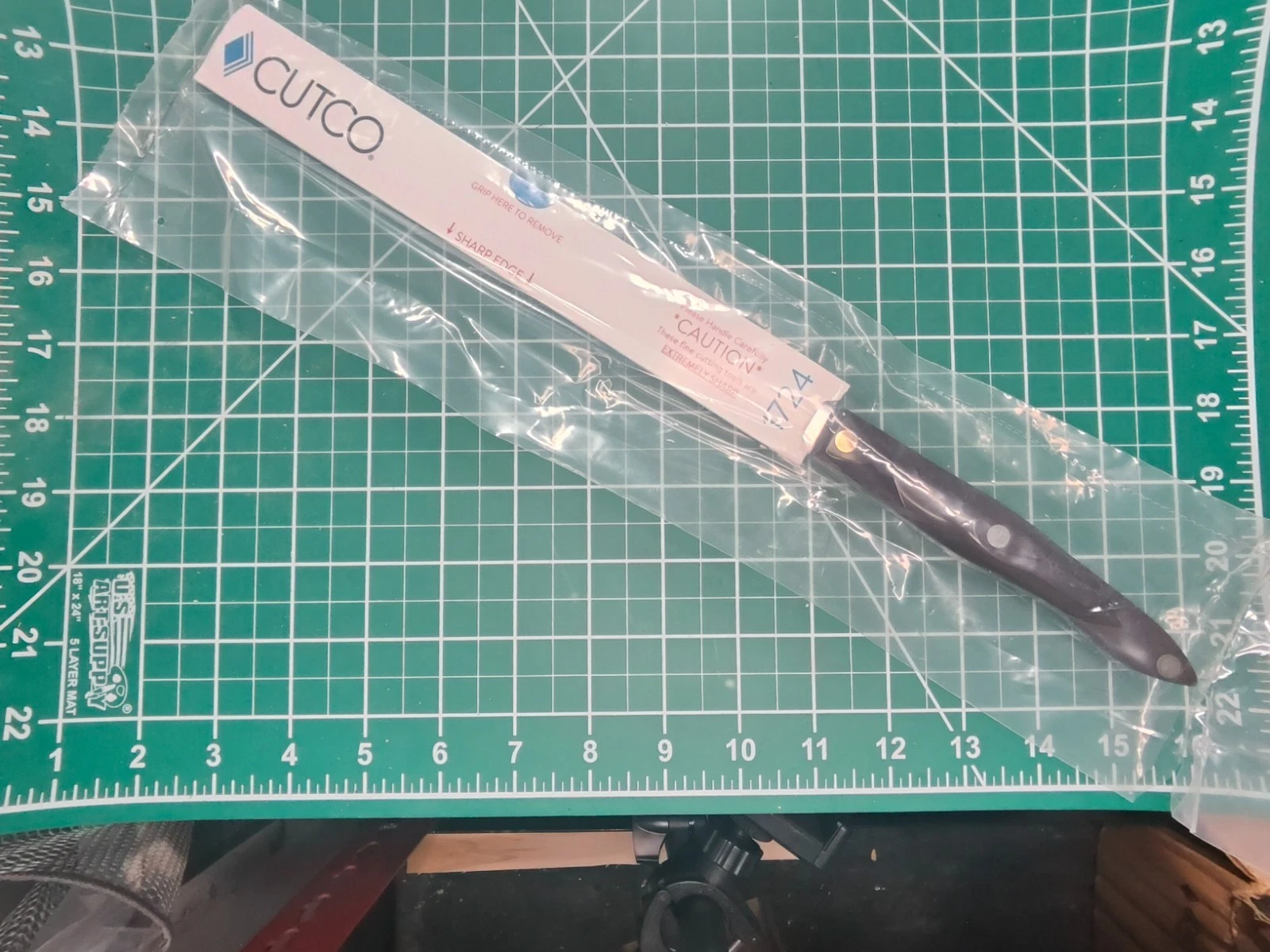 Cutco 1724 9-1/2 Inch Serrated Bread Knife
Opens in a new window or tab