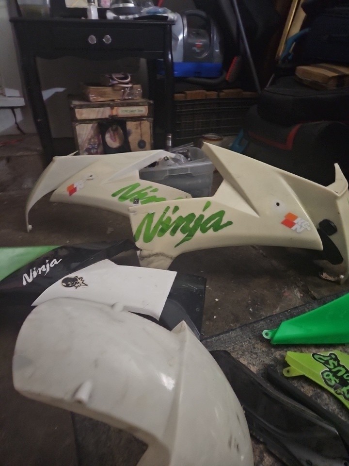 2010 Kawasaki Ninja Zx10r Ferrings And Miscellaneous Parts