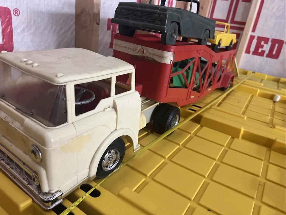 Transportador de coche de control eléctrico Marx Big Boss de colección y 2 coches y 2 camionetas ¡Leer! Foto 3 de 4