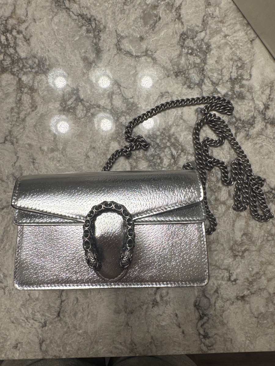 GUCCI Dionysus ミニショルダーバッグ Gucci Dionysus Crossbody Super Mini Silver Lame Leather for
