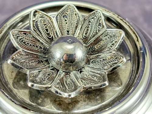 Sterling Silver 3⅜" Round Trinket Box Filigree Flower - Egypt Hallmark  - 131g - Picture 4 of 11
