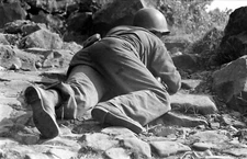 WW2 WWII Photo World War Two / US Army Soldiers in Action  Rome Italy June 1944