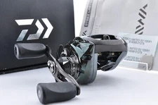 Daiwa 14 STEEZ LIMITED SV 105XH Right Baitcasting Reel w/Box Near Mint JAPAN