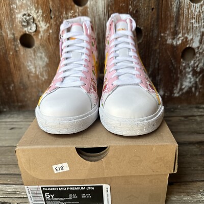 Nike Strawberry Shortcake Blazer Mid GS Sneakers 5 Youth-RARE