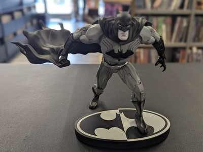 DC Collectibles Batman Black and White Statue New 52 Jim Lee 2012