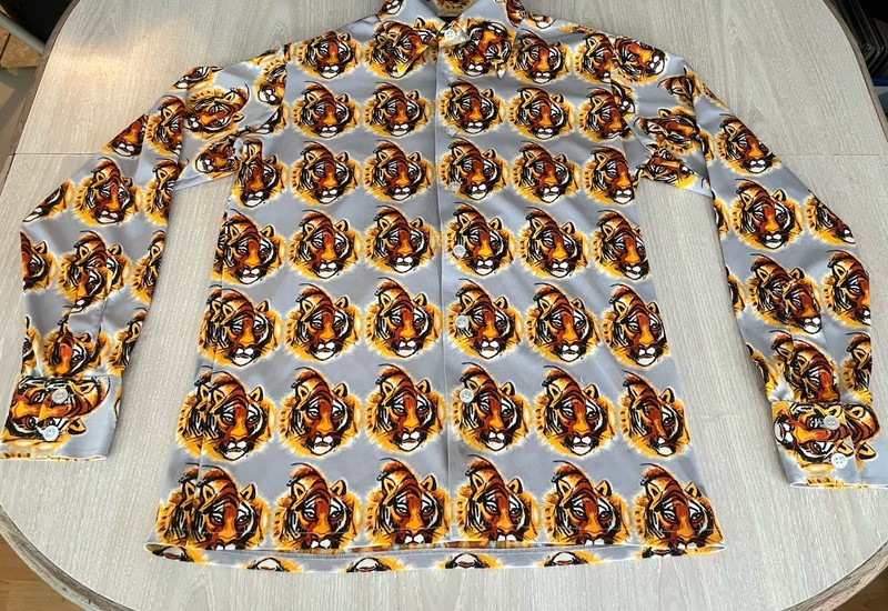 Unique Vintage Polyester Bronzini Tiger Print Long Sleeve Rare Great Condition