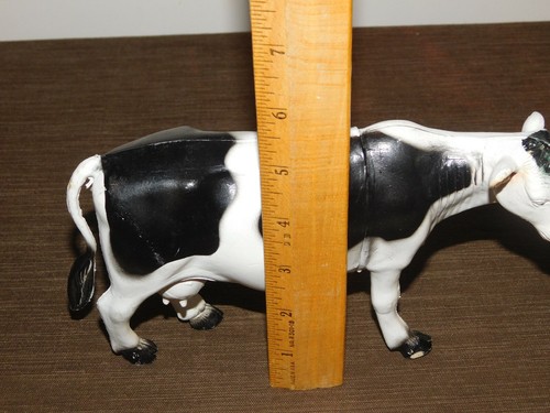 VINTAGE FARM ANIMAL TOY 8 1/2" LONG PLASTIC HOLSTEIN COW - Picture 12 of 12