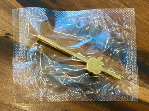 Rare Vintage 1991 Apple Macintosh Computer Promo Gold Tie Clip Bar New Old Stock - Picture 1 of 9