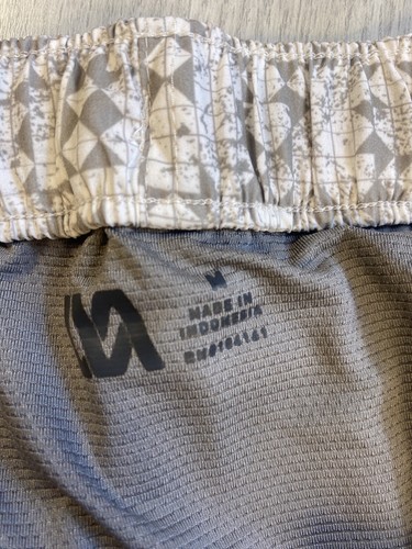 VRST Men's 5" Resort Short Print White Silver Stamped Geo Sz M w/ Liner MSRP $58 - Picture 5 of 12