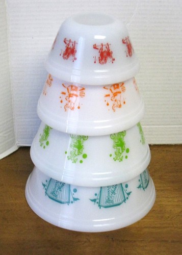 VTG Federal Glass Circus Mixing Bowl Set Of 4 Tiger Clown Horse Milk Glass 1950s - Picture 3 of 3