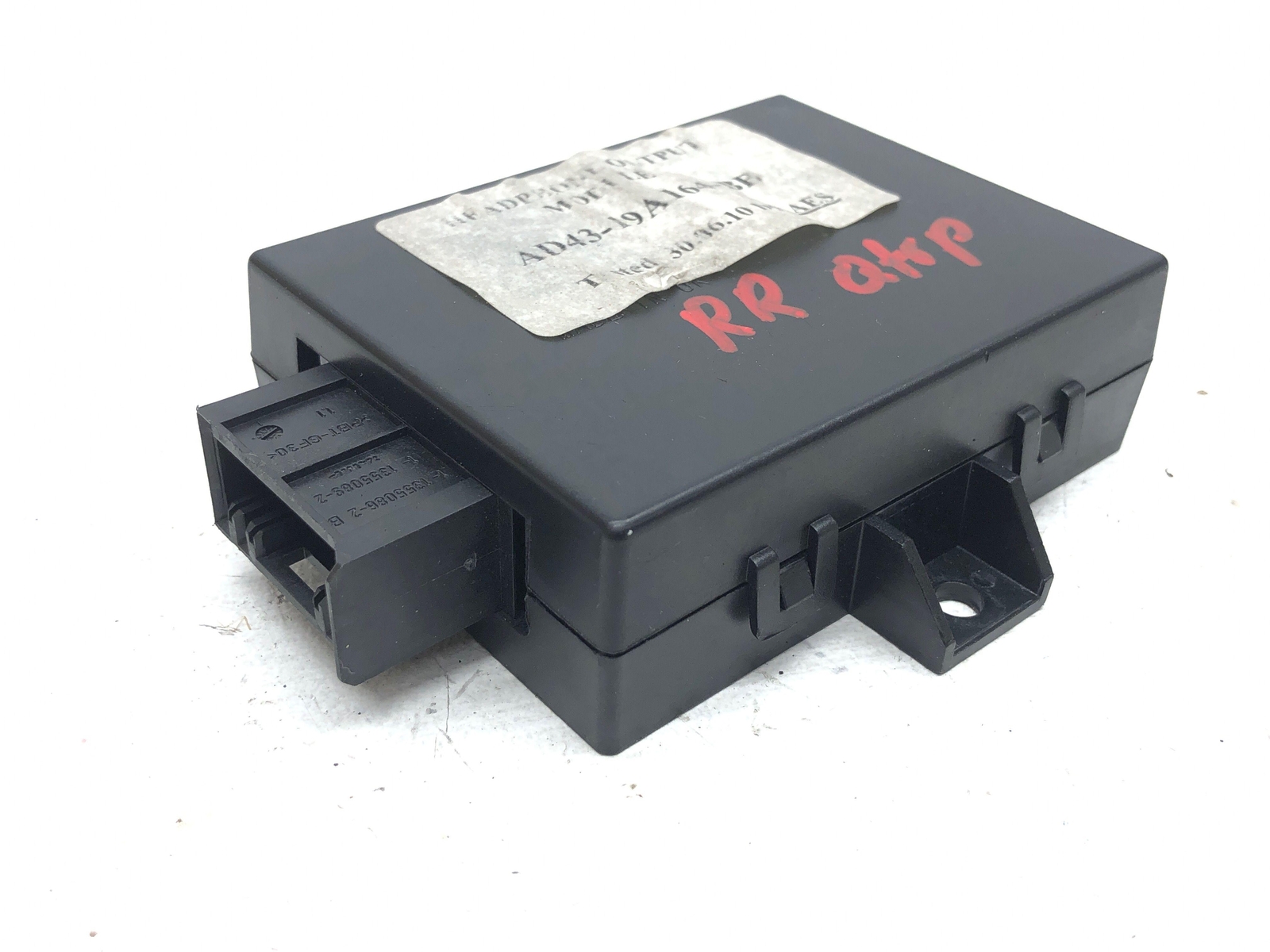 2010-2020 ASTON MARTIN RAPIDE HEADPHONE OUTPUT AUDIO MODULE AD43-19A164-BB OEM