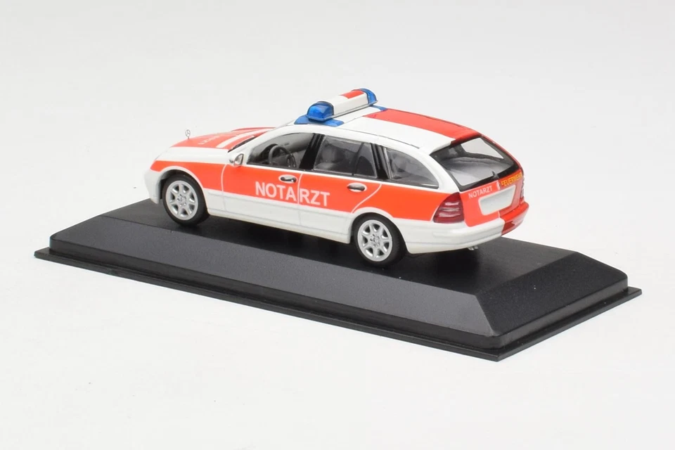 430030190 Mercedes C Class S203 Notarzt Minichamps 1/43 - Image 3 of 4