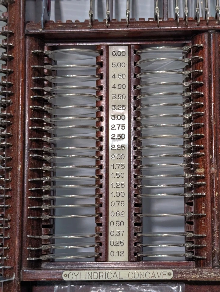 Juego de lentes ópticas de prueba Kit de optometría incompleta, prismas, estuche de madera, 86 piezas Foto 2 de 4