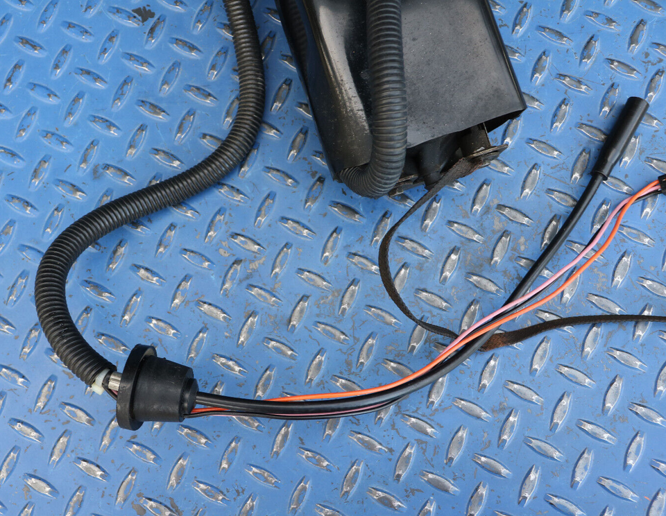 Chevrolet Corvette C4 Power Antenna Assembly With Bracket & New Mast – Fits 93-96, Original GM (Used, With Core Refund)