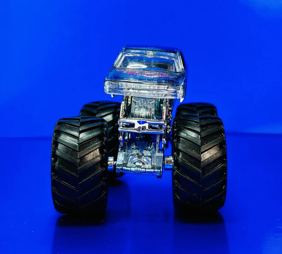 Hot Wheels Monster Jam x-RAY BODY Mechanical Mischief Plastic Base Truck - Image 2 of 4