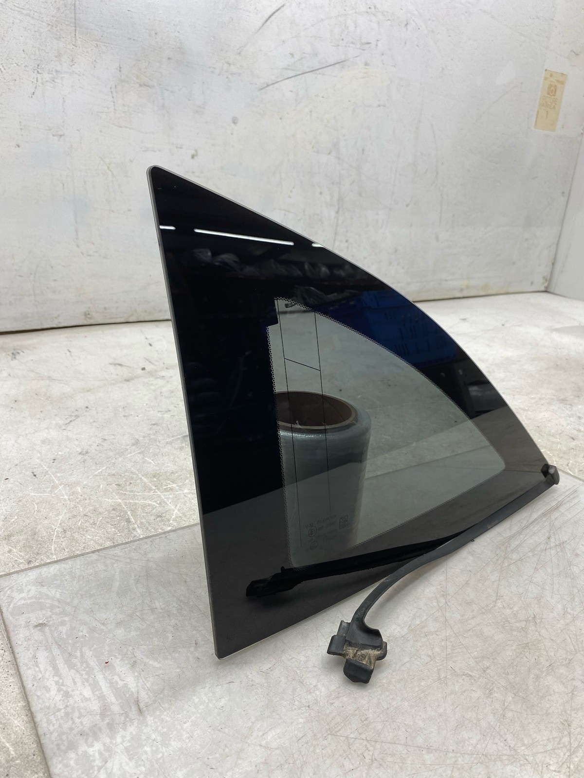 2020-2025 ASTON MARTIN DBX OEM LH LEFT REAR QUARTER PANEL GLASS WINDOW