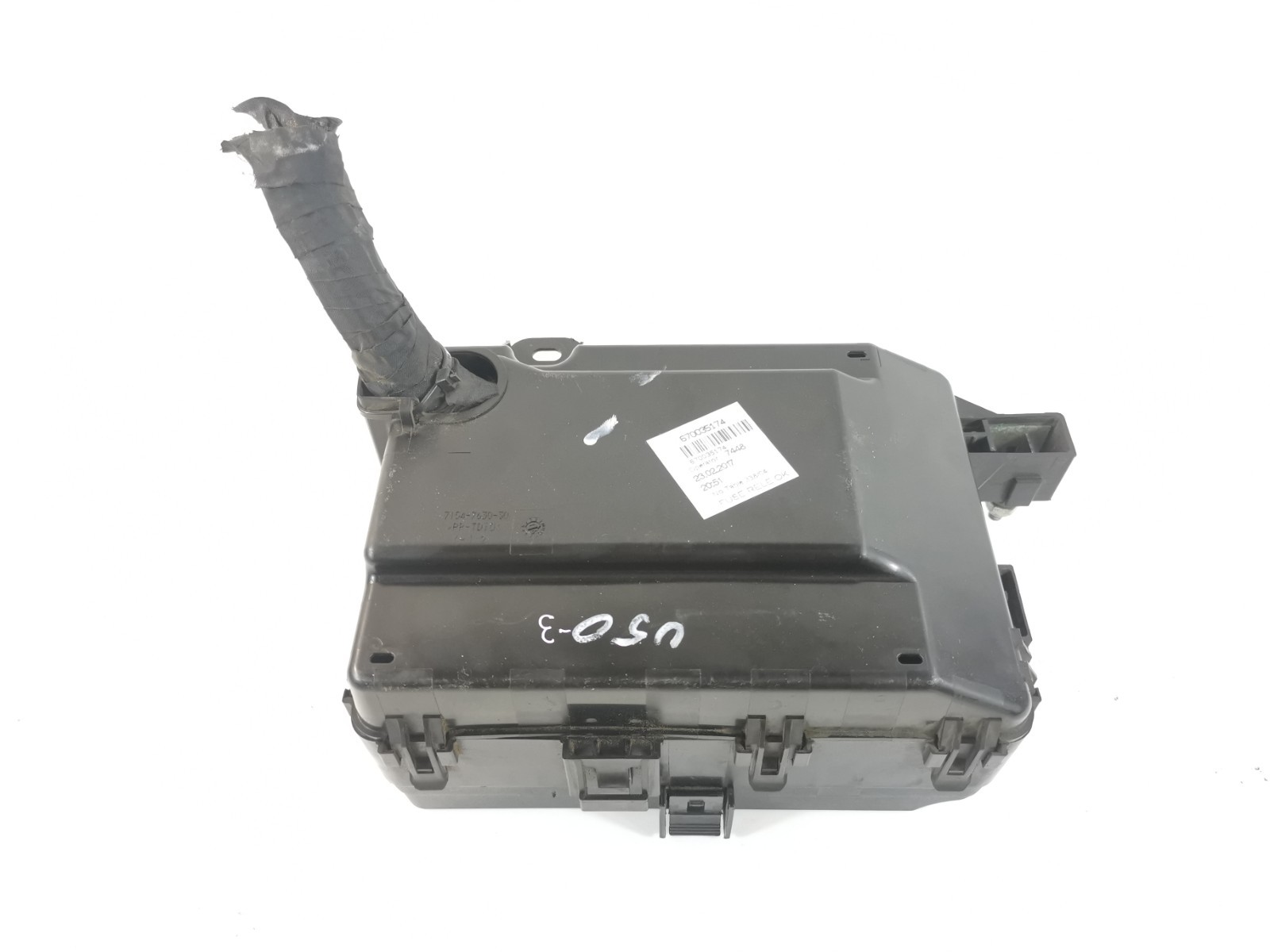 Maserati Levante 2017 Fuse box P/N 670035174