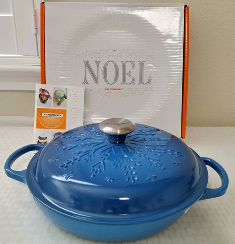 Le Creuset Noël Collection Signature Snowflake 2.25 qt Braiser Marseille Blue - Picture 10 of 10