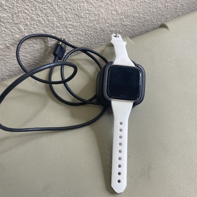 Fitbit Versa Smart Watch Bluetooth Fitness Tracker FB504 Small Band With Charger