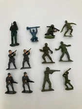 Lot of Vintage Army Men Soldiers Plastic Toy Figures Marx, Tim Mee, Britains LTD