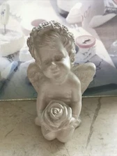 Ангел. С Розой В Руках.