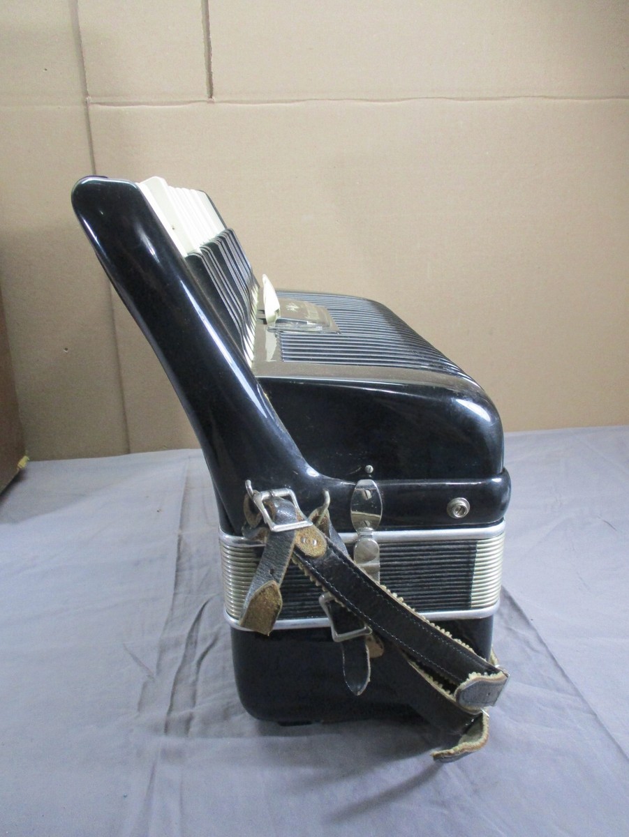 VTG 1970's/1980's Wurlitzer 1030 Accordion Black w/ 120 Bass