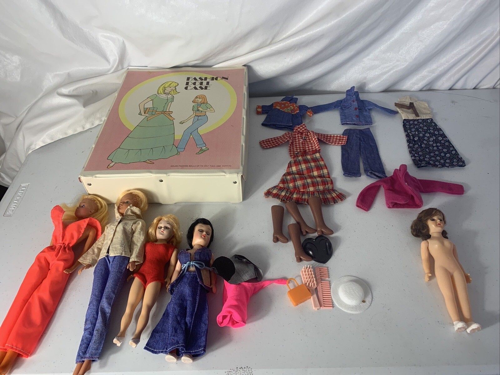 Vintage Fashion Doll Case Holds Barbie, Dolls & Clothes eBay