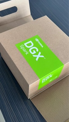 NVIDIA DGX Spark 2 TB NVMe 128 GB DDR5x 1000 AI TOPS AI Development