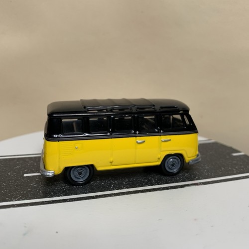 Johnny Lightning Volkswagen #33 1960 VW Type 2 T1 Samba Bus Yellow/Black 1:64 NM - Picture 7 of 15