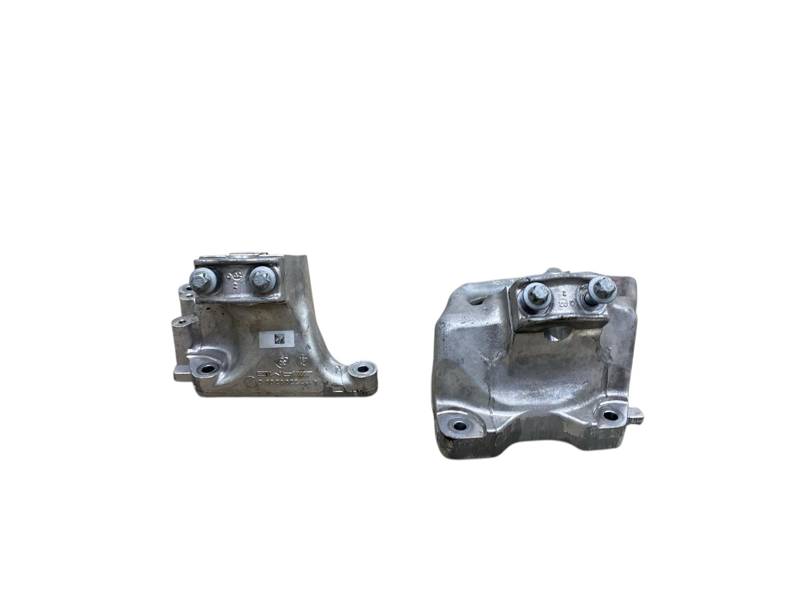 2022 Aston Martin V8 Vantage 4.0L M177 LH & RH Engine Motor Mount Bracket Set