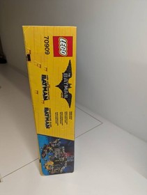 LEGO 70909 Batcave Break-In  Sealed Free shipping