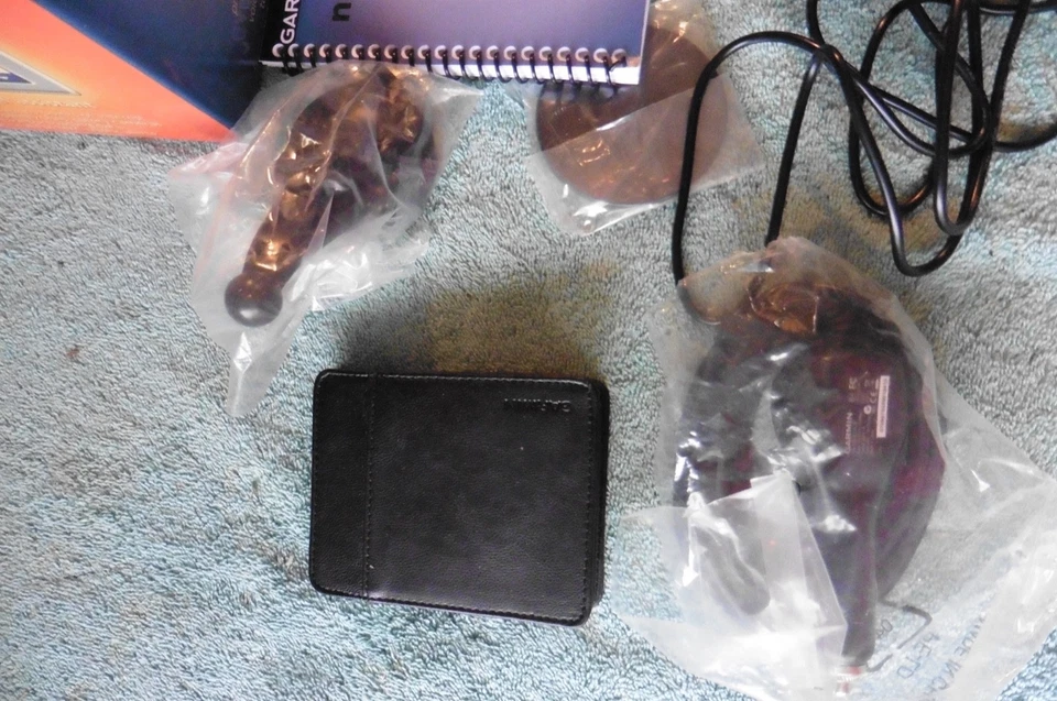 Garmin Nuvi 350 GPS Navigation Bundle Mount Car & Home Charger Case Instructions - Image 4 of 4