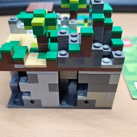 LEGO Minecraft 21102 Micro World - Discontinued Collectible Official