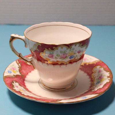 Royal Sutherland Bone China Teacup and Saucer   Red & Gold Floral Panels