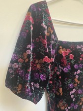 NWT LOFT  Velvet Floral Stretch Short Sleeve Dress Size 8 Midi Length w/ slit 