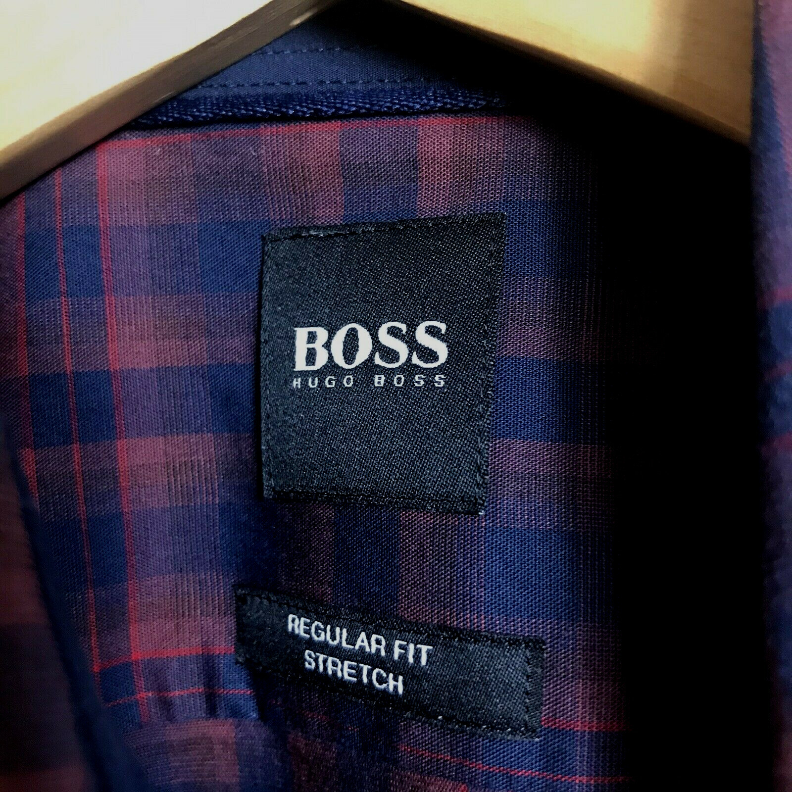 BOSS Hugo Boss Shirt #10597 Mens Small Dark Red Plaid Regular Fit $138 NEW
